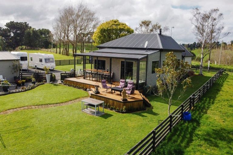 Photo of property in 423 Tipapakuku Road, Dannevirke, 4976