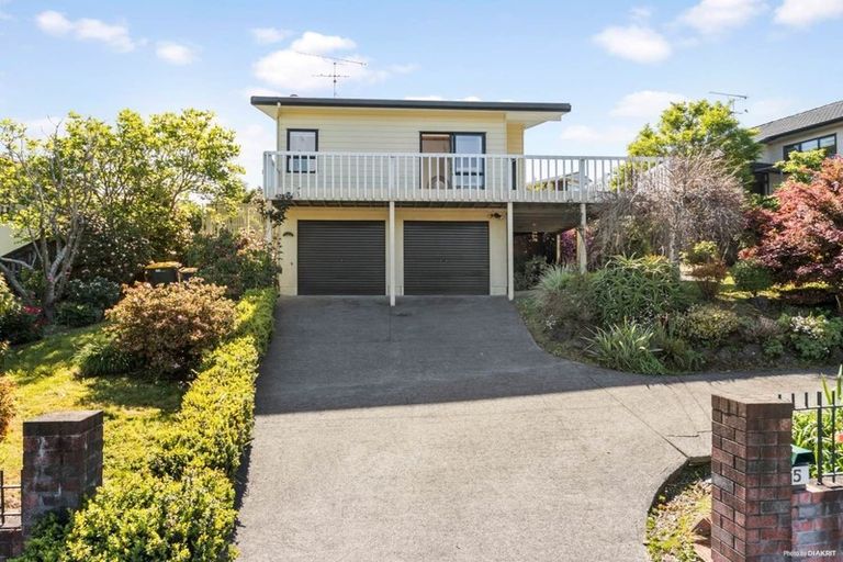 Photo of property in 5 Lagoon Way, West Harbour, Auckland, 0618