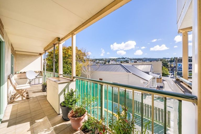 Photo of property in 13/8 Girton Terrace, Mount Cook, Wellington, 6021