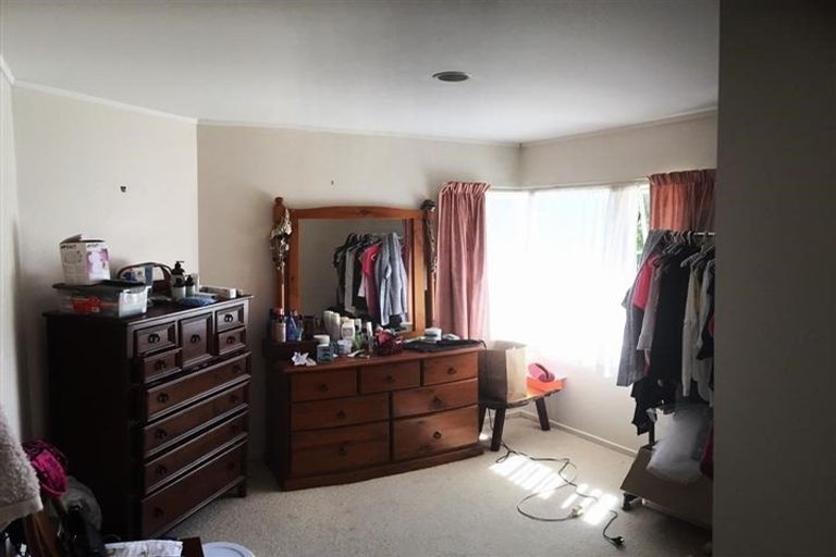 Photo of property in 20a Justin Place, Te Atatu Peninsula, Auckland, 0610