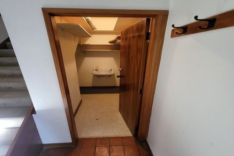 Photo of property in 7 Francis Bell Grove, Lowry Bay, Lower Hutt, 5013