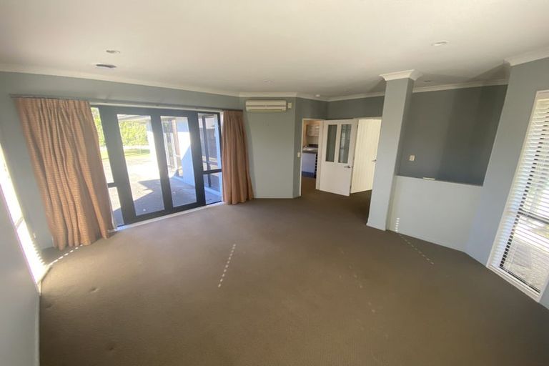 Photo of property in 10 Somerton Drive, Huntington, Hamilton, 3210