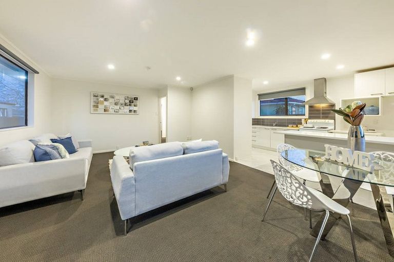 Photo of property in 2/26 Caravelle Close, Mangere, Auckland, 2022