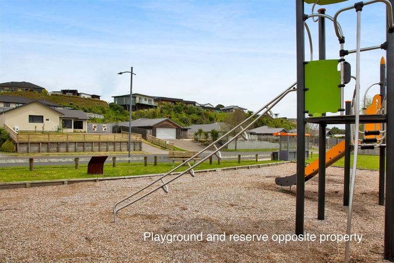 Photo of property in 36 Fernbrook Drive, Hurworth, New Plymouth, 4310