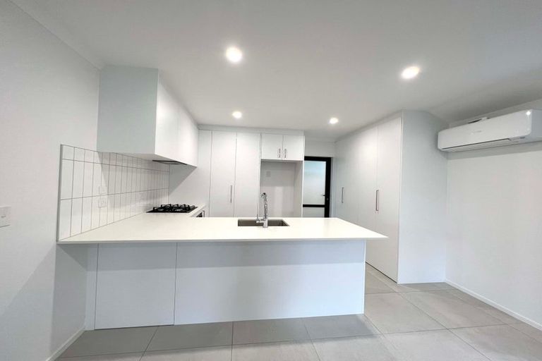 Photo of property in 15c Regia Close, Half Moon Bay, Auckland, 2012