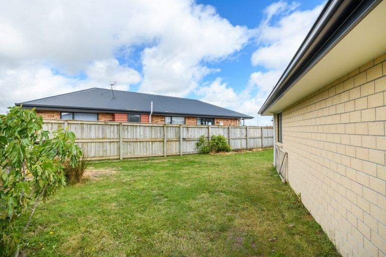 Photo of property in 12 Gibraltar Way, Fitzherbert, Palmerston North, 4410