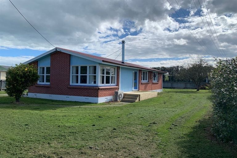 Photo of property in 67 Orawia Road, Tuatapere, 9620