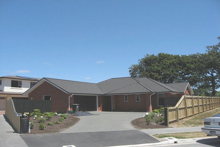 Photo of property in 52 Reka Street, Parklands, Christchurch, 8083