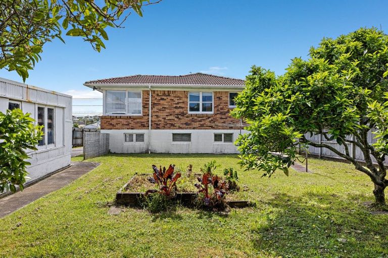 Photo of property in 22a Shakespeare Road, Milford, Auckland, 0620