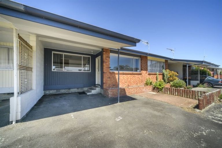 Photo of property in 138b Heretaunga Street, Palmerston North, 4414
