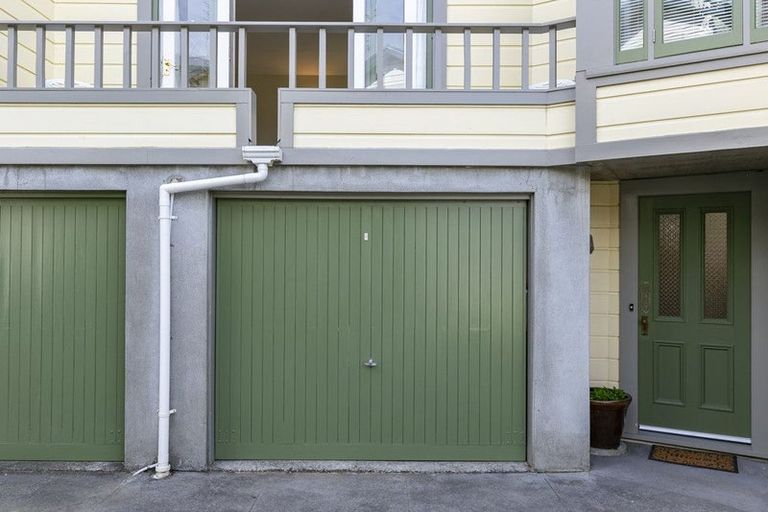 Photo of property in 19b Glenbervie Terrace, Thorndon, Wellington, 6011