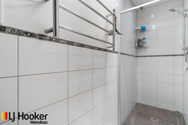 Photo of property in 328 Great South Road, Opaheke, Papakura, 2113