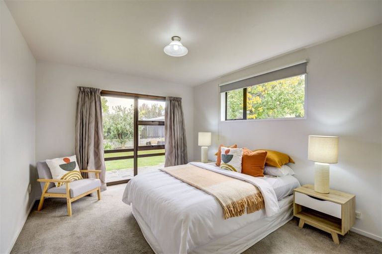 Photo of property in 1 Ward Place, Rangiora, 7400