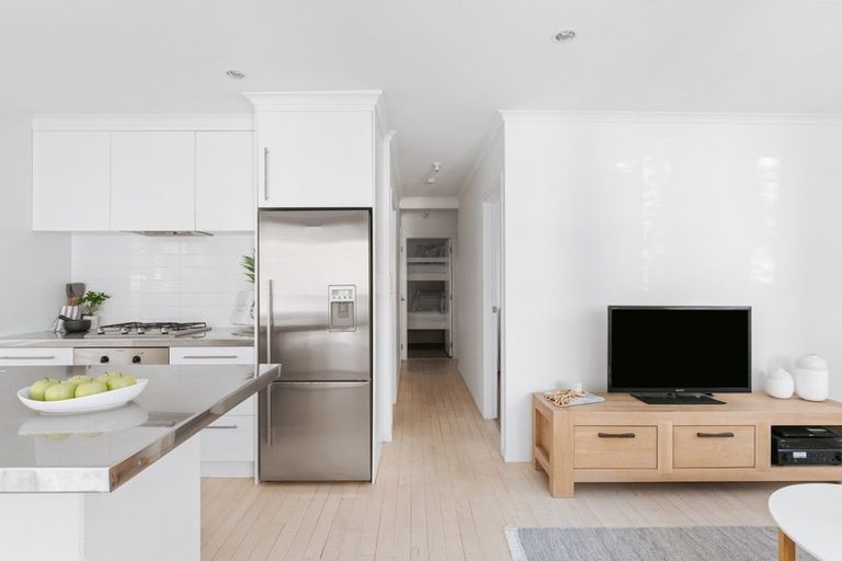 Photo of property in 5 Ngarata Avenue, Mount Maunganui, 3116