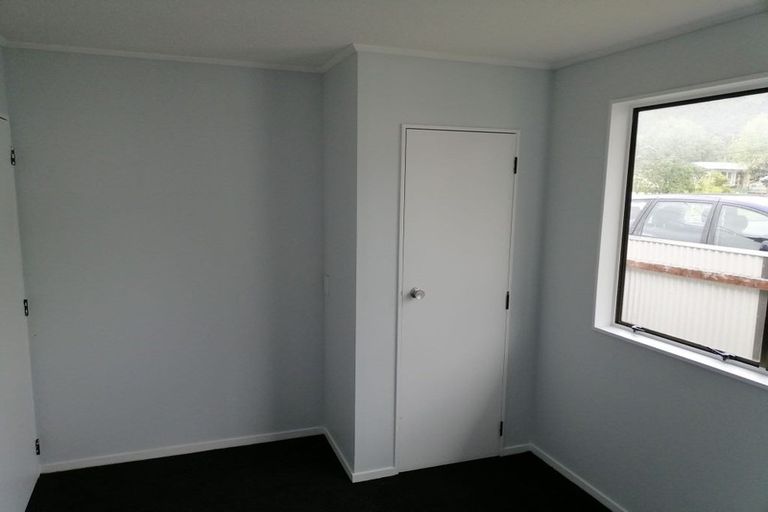 Photo of property in 35 Glen Road, Stokes Valley, Lower Hutt, 5019