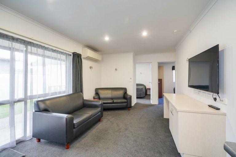 Photo of property in 12a-c Camden Street, Turnbull Thomson Park, Invercargill, 9810