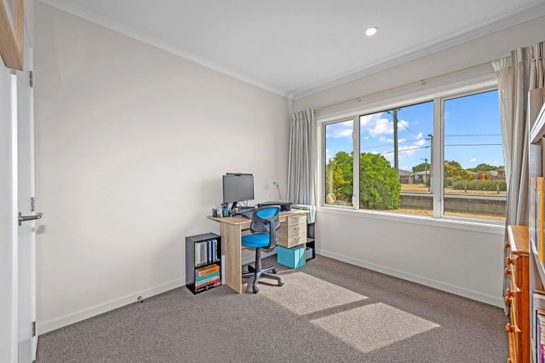 Photo of property in 15 Cuffs Road, Wainoni, Christchurch, 8061