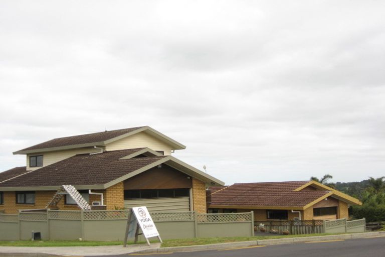 Photo of property in 1 Cape Vista Crescent, Pukekohe, 2120