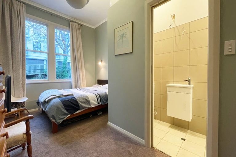 Photo of property in 359 The Terrace, Te Aro, Wellington, 6011