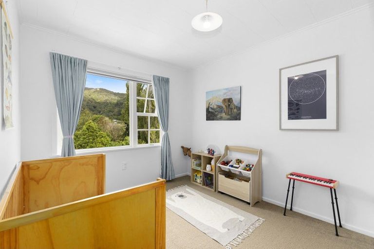 Photo of property in 53 Lowry Crescent, Stokes Valley, Lower Hutt, 5019