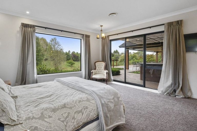 Photo of property in 35 Stonebrook Lane, Kelvin Grove, Palmerston North, 4470