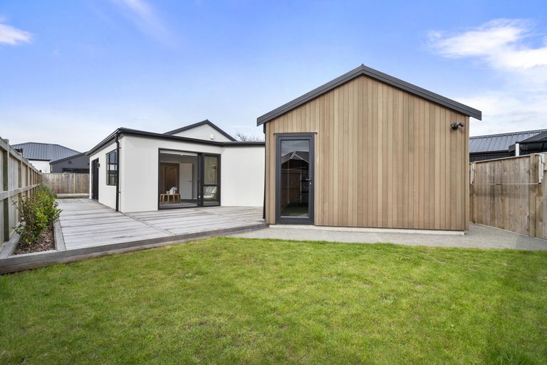 Photo of property in 17c Brightwater Terrace, Terrace End, Palmerston North, 4410