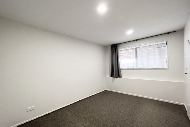 Photo of property in 2/104 Bond Crescent, Forrest Hill, Auckland, 0620