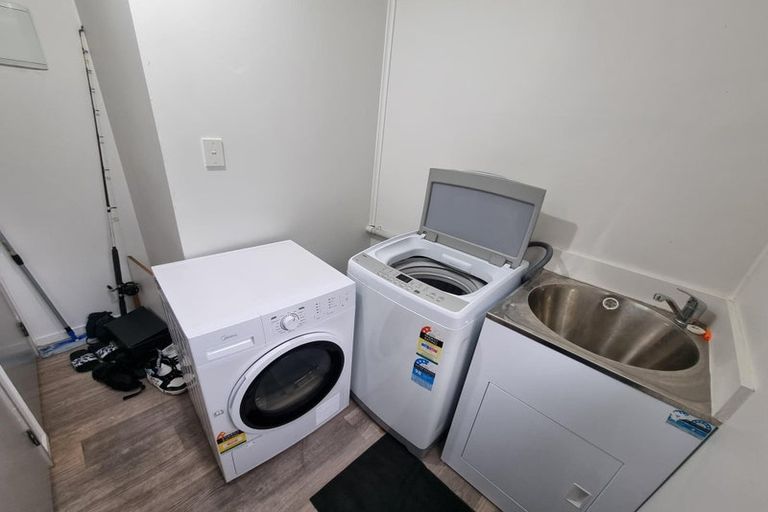 Photo of property in 156 Lynn Road, Bayview, Auckland, 0629