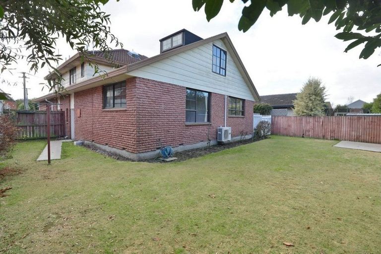 Photo of property in 2/5 Highgate Avenue, Merivale, Christchurch, 8014