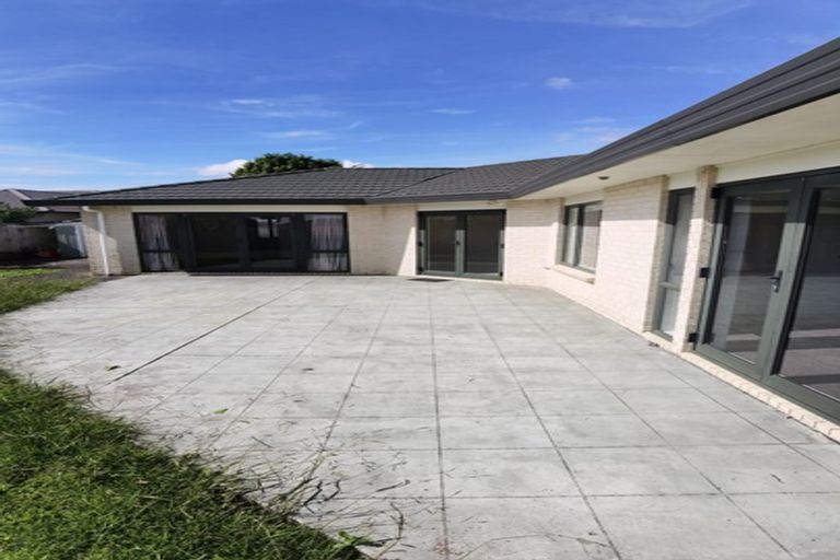Photo of property in 22 Maghera Drive, East Tamaki Heights, Auckland, 2016