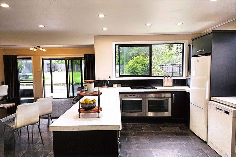 Photo of property in 36 Wanganui Road, Marton, 4710