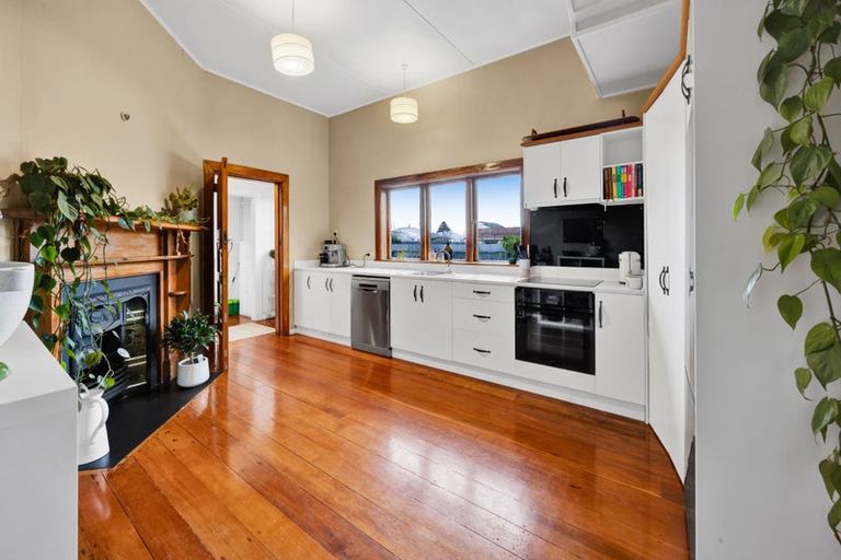 Photo of property in 68 Collins Street, Hawera, 4610