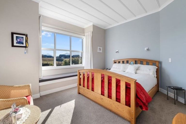 Photo of property in 2 Hidden Hills Drive, Wanaka, 9305