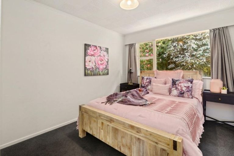 Photo of property in 9 Tirita Street, Kawaha Point, Rotorua, 3010