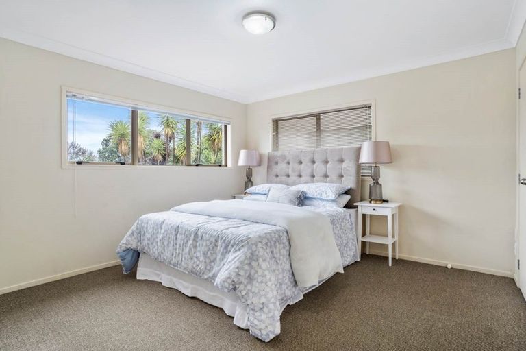 Photo of property in 3 Lewisham Street, Highland Park, Auckland, 2010