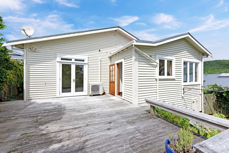 Photo of property in 132 Messines Road, Karori, Wellington, 6012