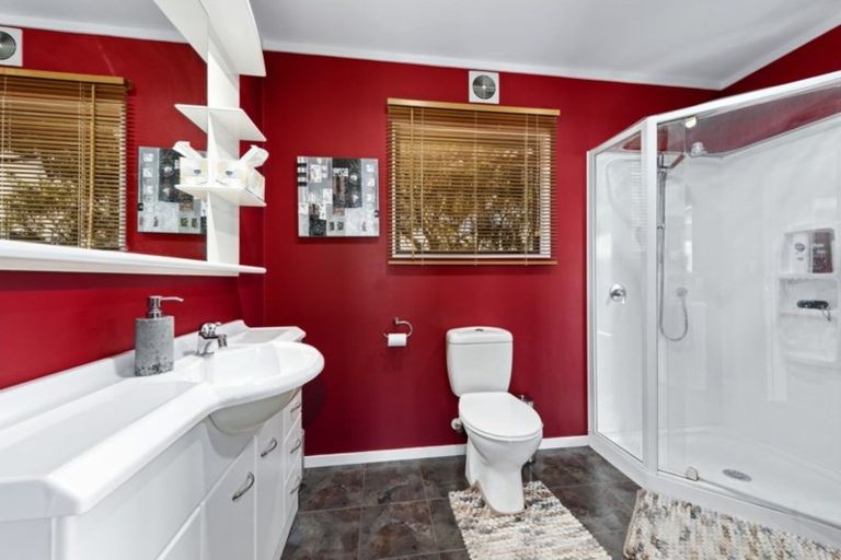 Photo of property in 13 Whitechapel Grove, Stokes Valley, Lower Hutt, 5019