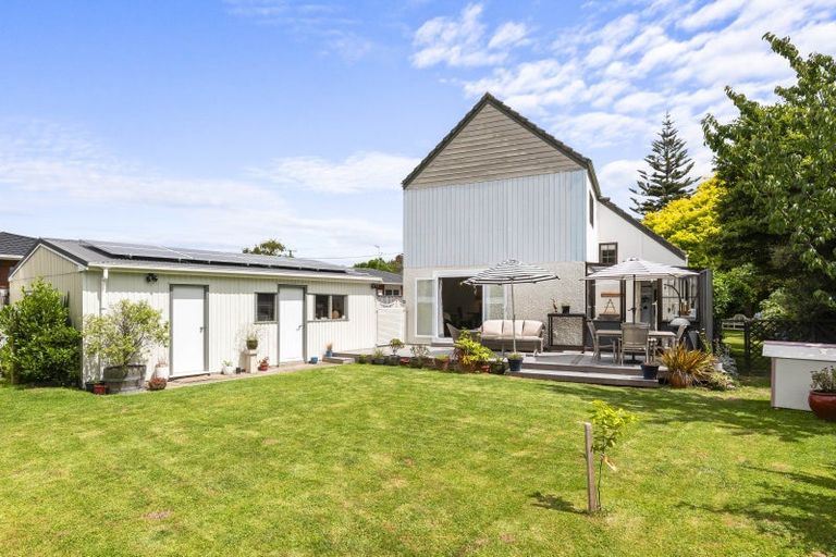Photo of property in 261 Te Moana Road, Waikanae, 5036