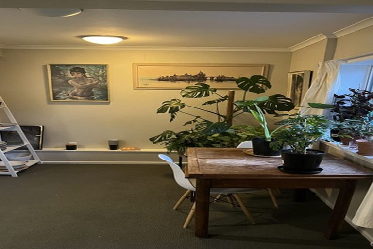 Photo of property in 122a Brougham Street, Mount Victoria, Wellington, 6011