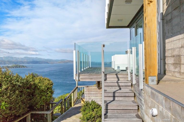 Photo of property in 21 Bendigo Grove, Newlands, Wellington, 6037