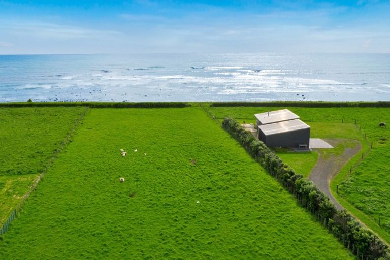 Photo of property in 59 Anglers Avenue, Warea, New Plymouth, 4381