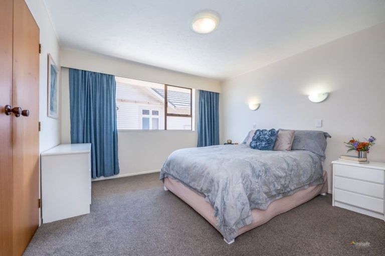 Photo of property in 18 Norton Park Avenue, Fairfield, Lower Hutt, 5011
