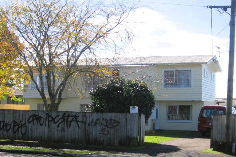 Photo of property in 35 Garelja Road, Henderson, Auckland, 0612