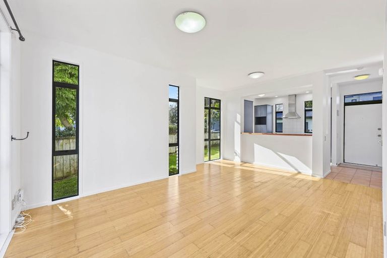 Photo of property in 105/2 Armoy Drive, East Tamaki, Auckland, 2016