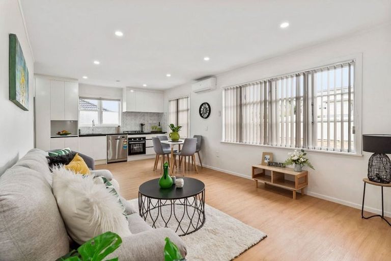 Photo of property in 1/18 Plunket Avenue, Papatoetoe, Auckland, 2104