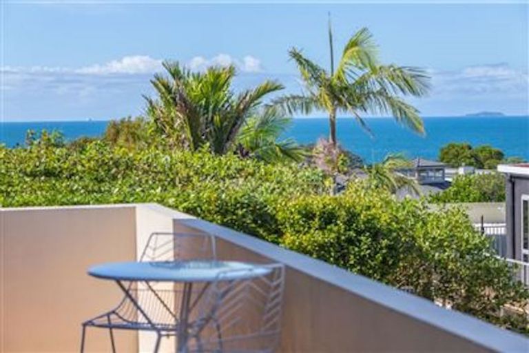 Photo of property in 1/2 Katui Street, Castor Bay, Auckland, 0620