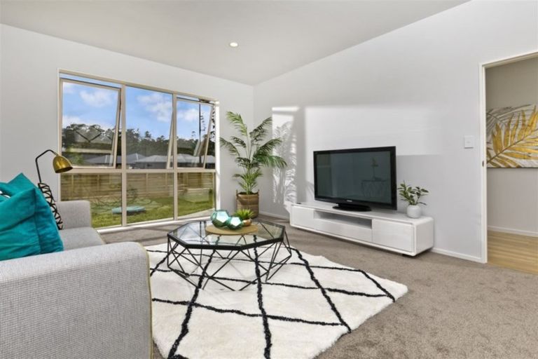 Photo of property in 58 Schoolside Road, Kumeu, 0810