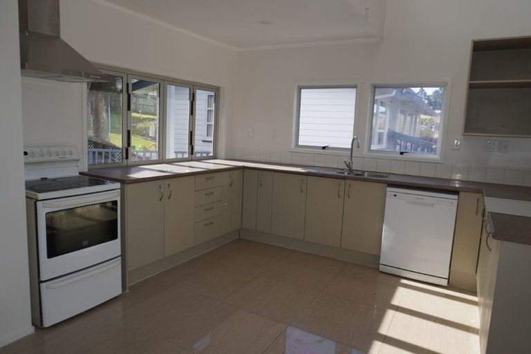 Photo of property in 8 Edgeworth Road, Glenfield, Auckland, 0629