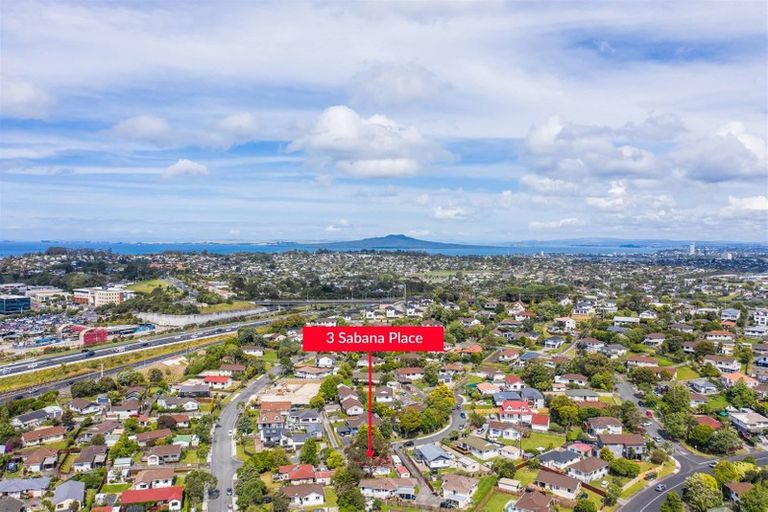 Photo of property in 3 Sabana Place, Unsworth Heights, Auckland, 0632