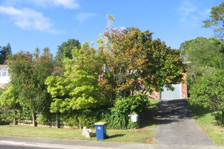 Photo of property in 35 Hatherlow Street, Glenfield, Auckland, 0629